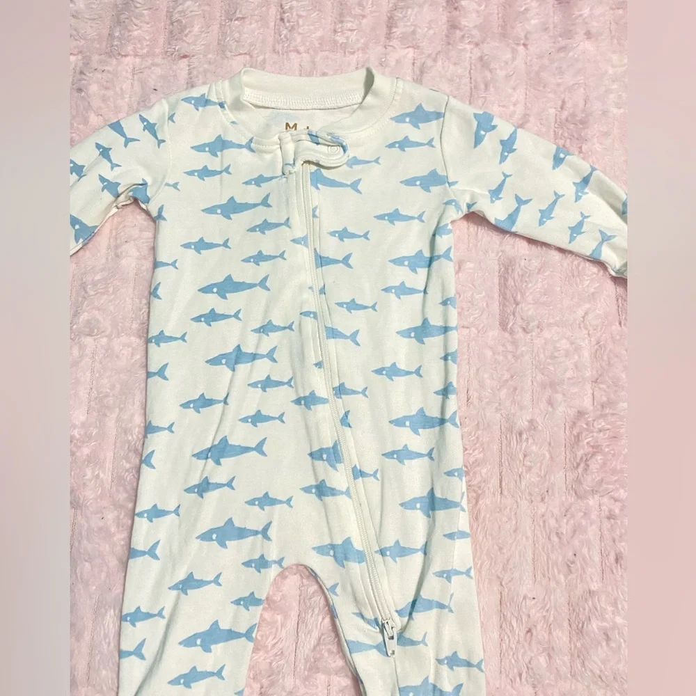 Baby shark sleeper